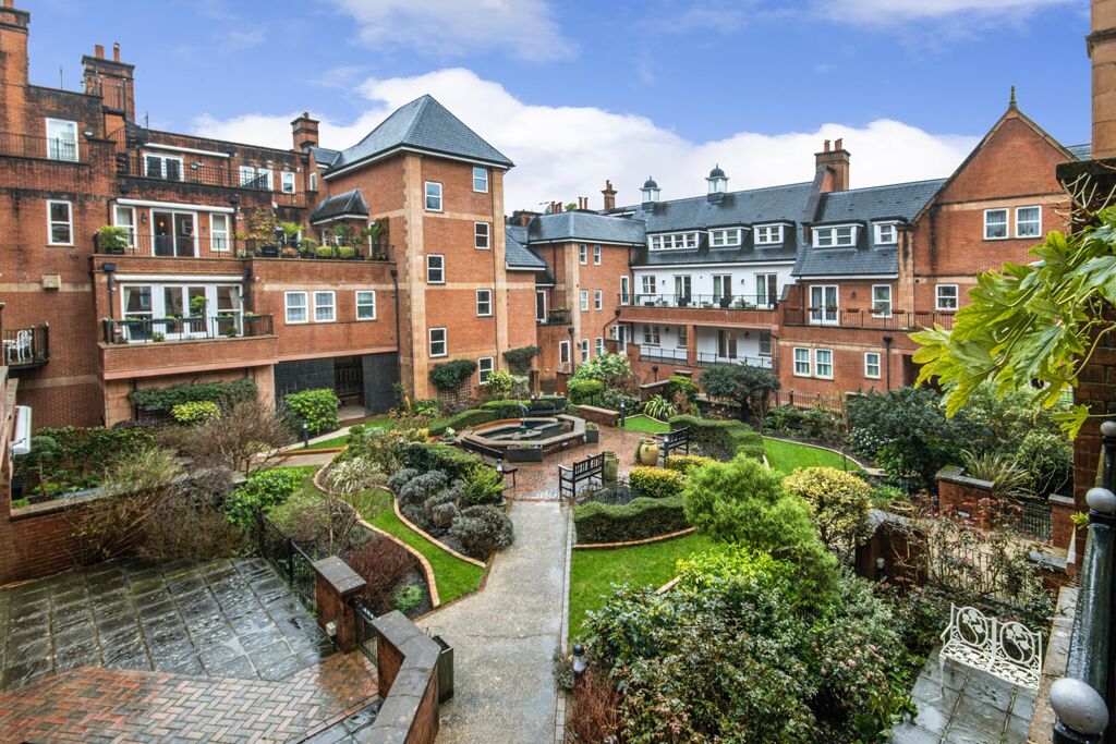 Image of Post Office Square, London Road, Tunbridge Wells, Kent, TN1