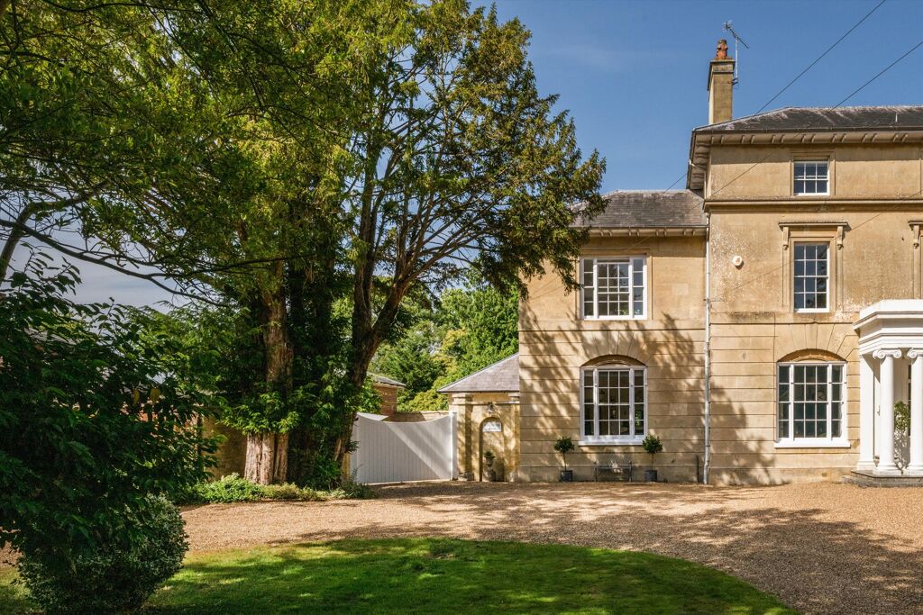 Image of High Street, Hawkhurst, Cranbrook, Kent, TN18