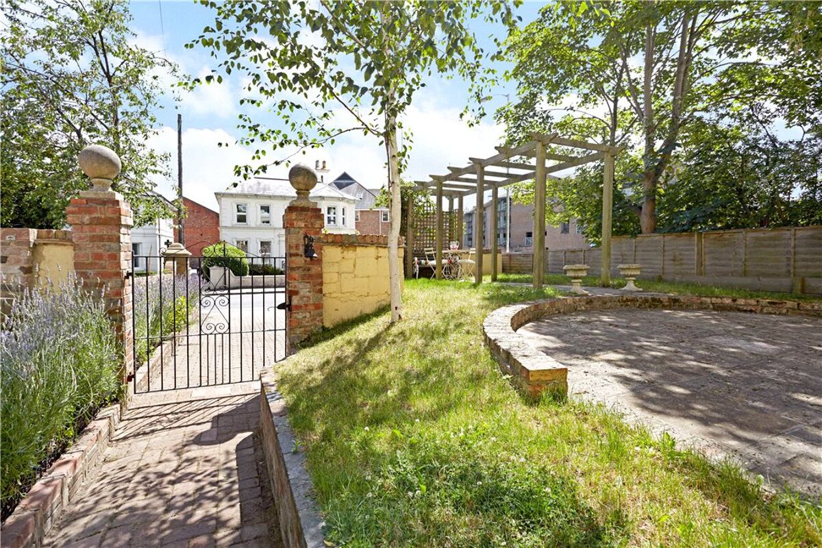 house for sale in Upper Grosvenor Road, Tunbridge Wells, Kent, TN1