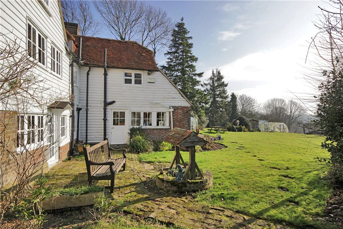 house for sale in High Street, Hawkhurst, Cranbrook, Kent, TN18