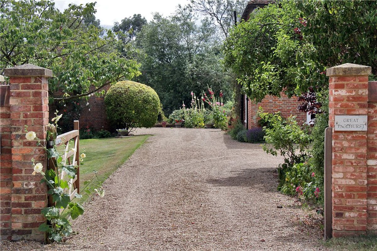 house for sale in Pagehurst Road, Staplehurst, Kent, TN12 TNW170227