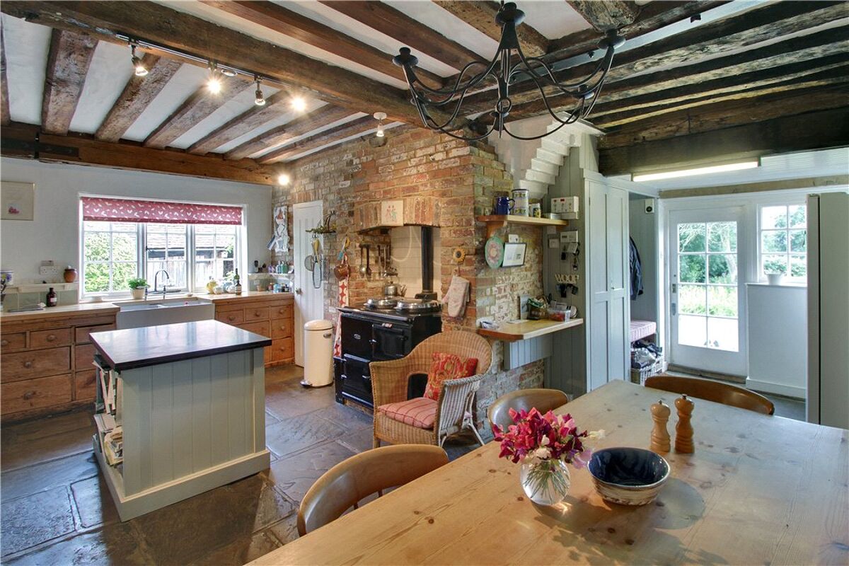 house for sale in Pagehurst Road, Staplehurst, Kent, TN12 TNW170227