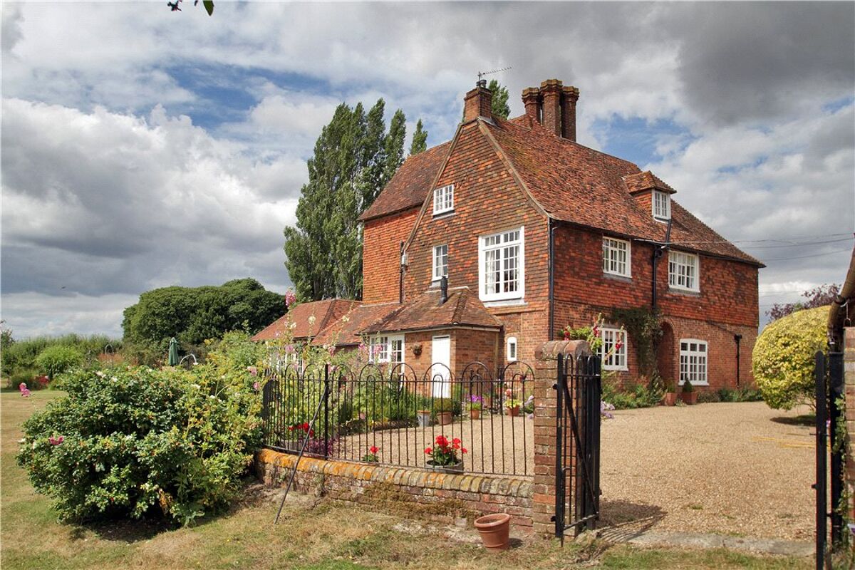 house for sale in Pagehurst Road, Staplehurst, Kent, TN12 TNW170227