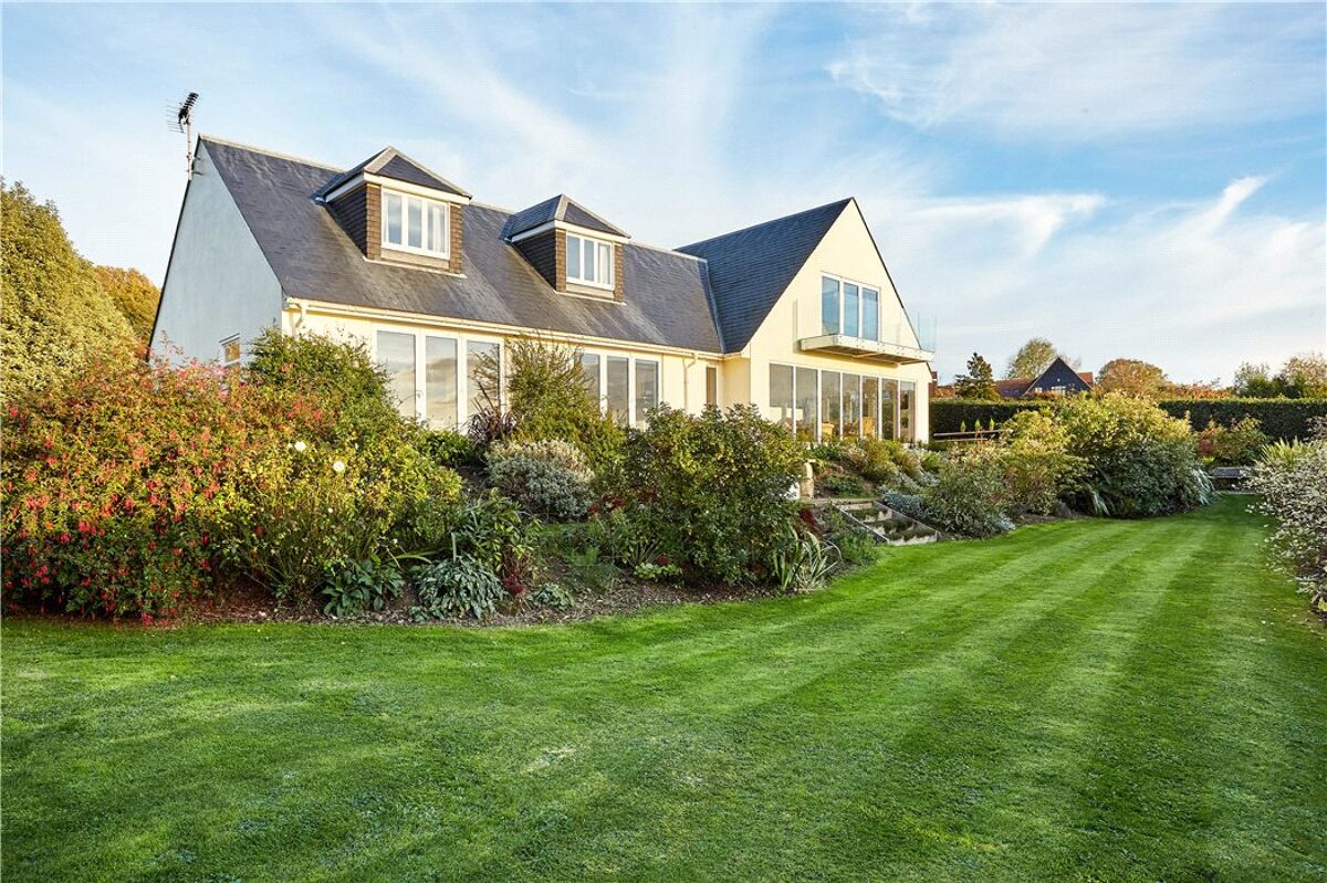 house for sale in Rye Road, Hawkhurst, Cranbrook, Kent, TN18