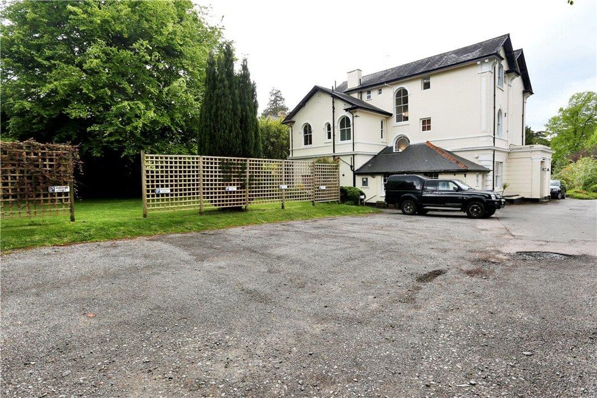 flat for sale in Broadwater Down, Tunbridge Wells, Kent, TN2