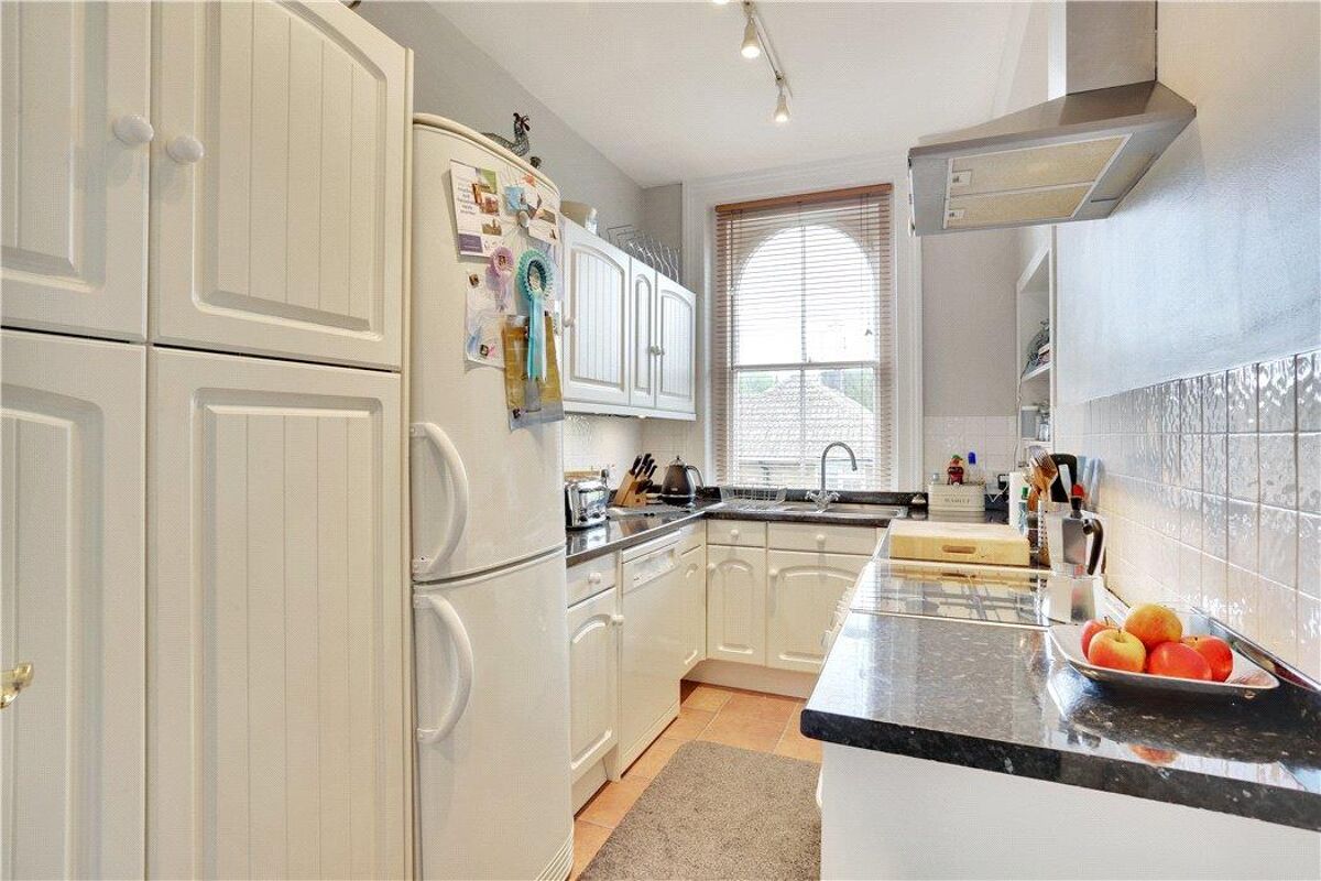 flat for sale in Broadwater Down, Tunbridge Wells, Kent, TN2