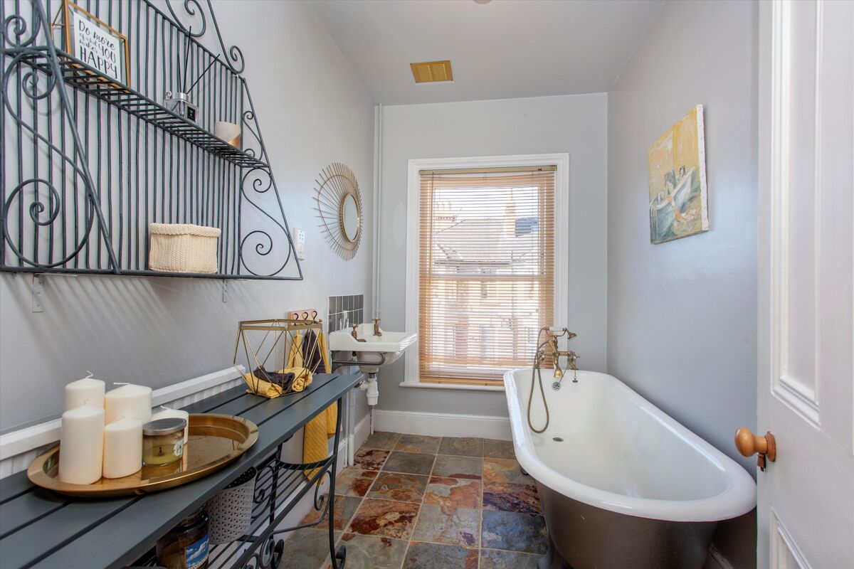 house for sale in Guildford Road, Tunbridge Wells, Kent, TN1