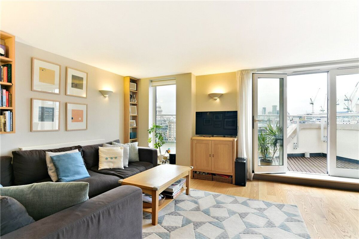 flat for sale in Benbow House, 24 New Globe Walk, London, SE1