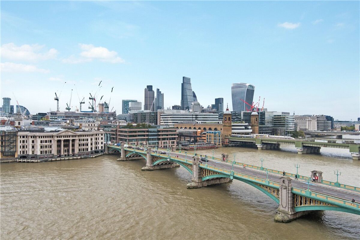 flat for sale in Benbow House, 24 New Globe Walk, London, SE1