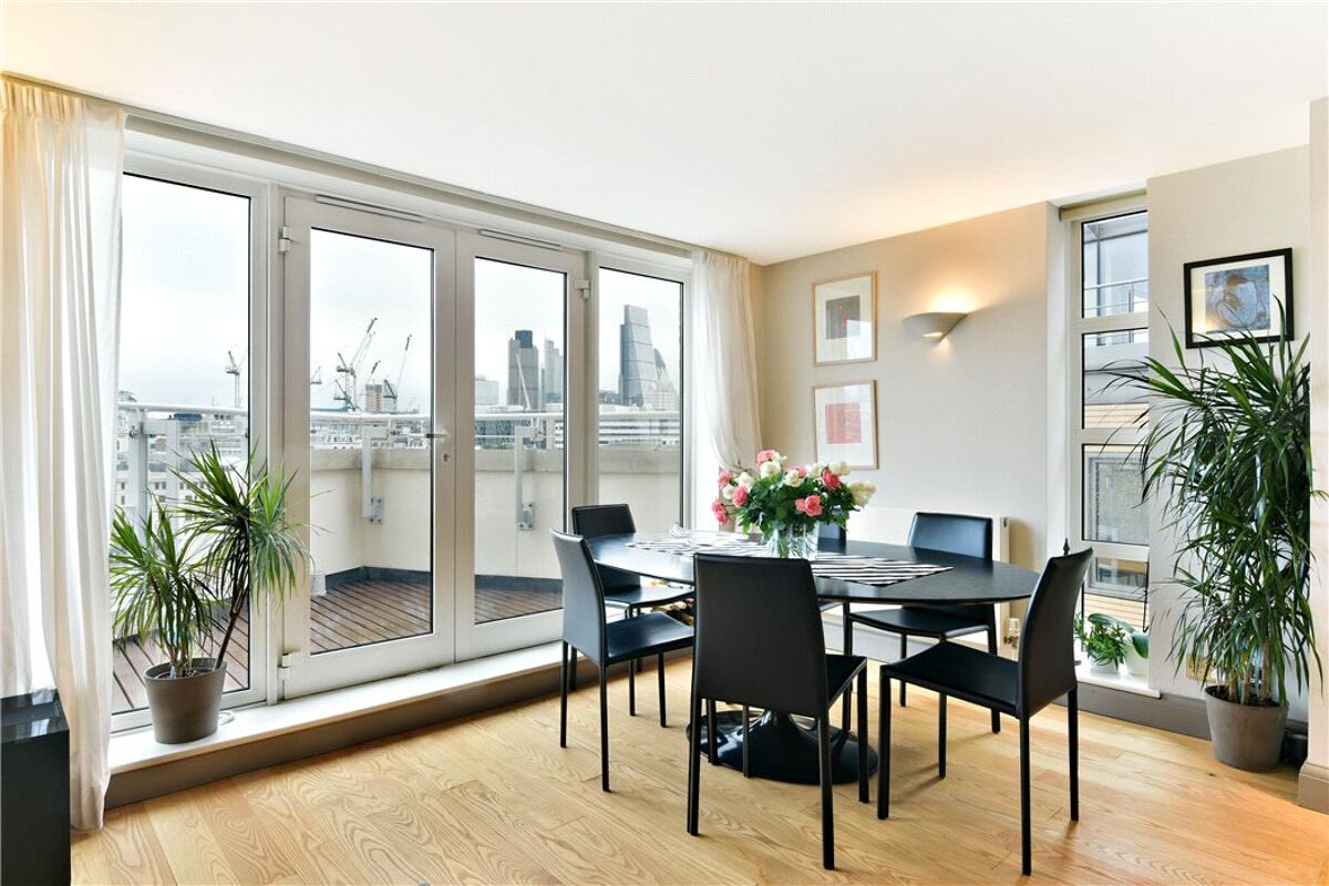 flat for sale in Benbow House, 24 New Globe Walk, London, SE1
