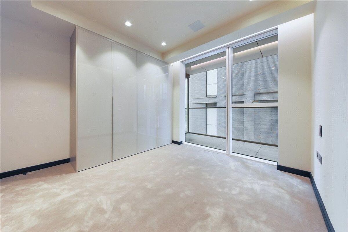 flat for sale in Balmoral House, One Tower Bridge, Earls Way, London