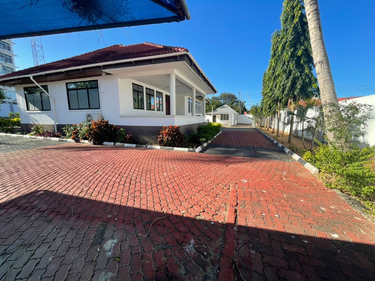 House to rent in House no.1, Junction of Msasani Road and Mzinga Way