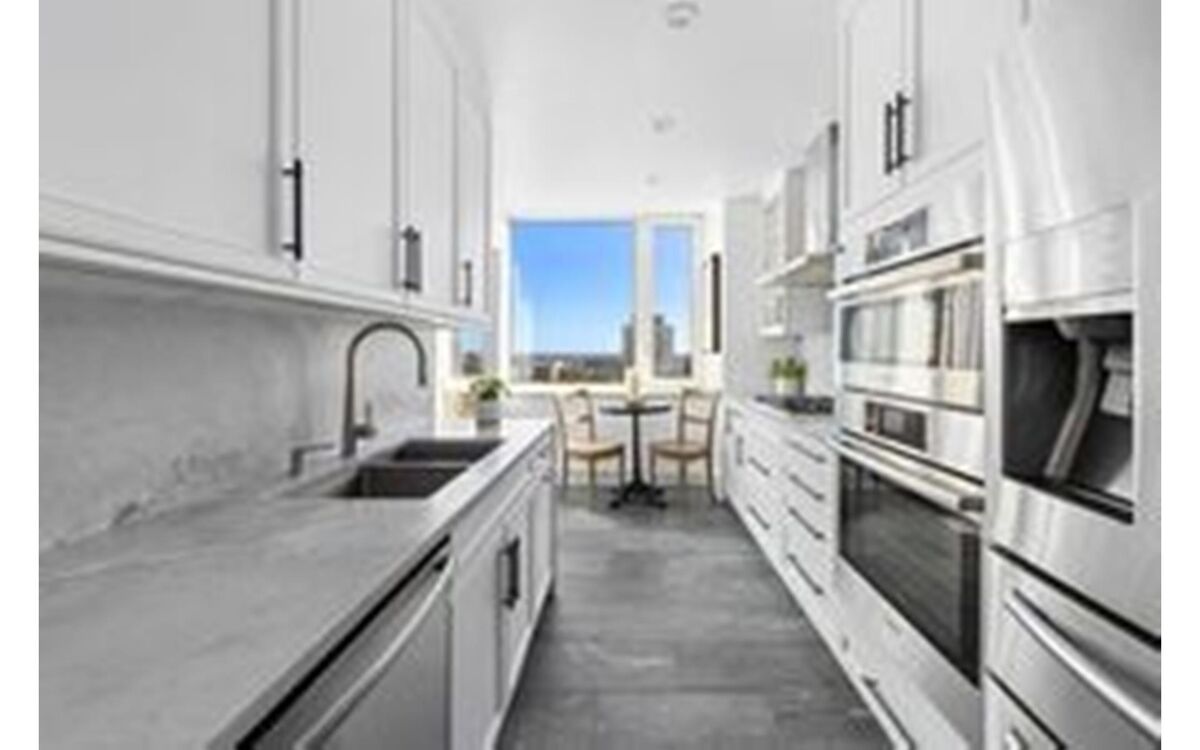 condominium for sale in The Seville, 300 E 77TH ST, 21C Lenox Hill