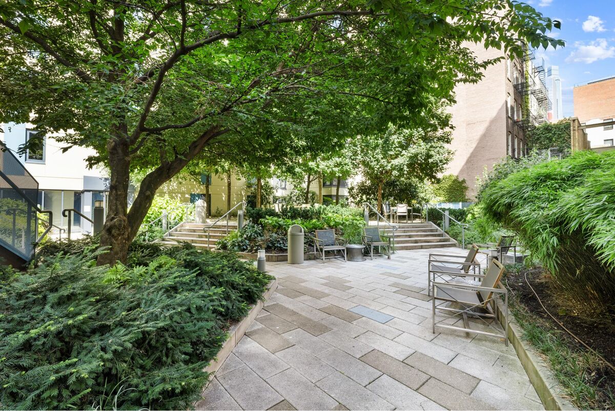 condominium for sale in Griffin Court, 454 W 54TH ST, 5D Hells