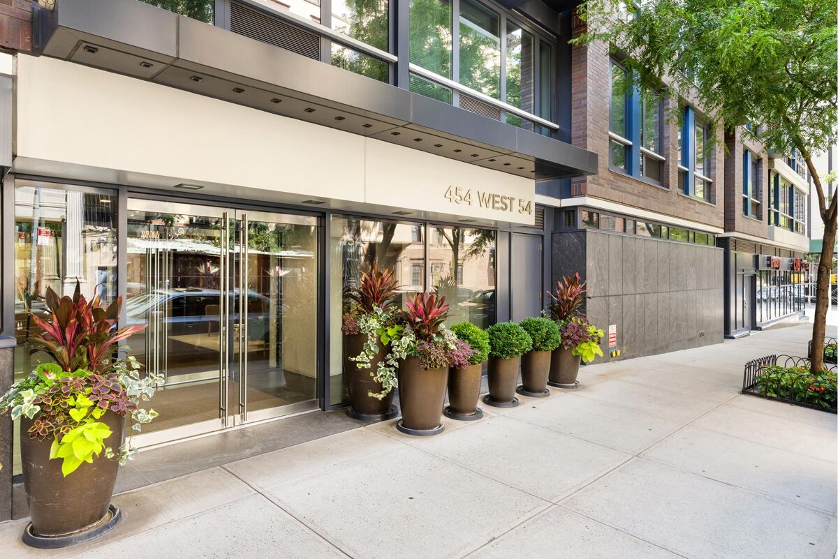 condominium for sale in Griffin Court, 454 W 54TH ST, 5D Hells