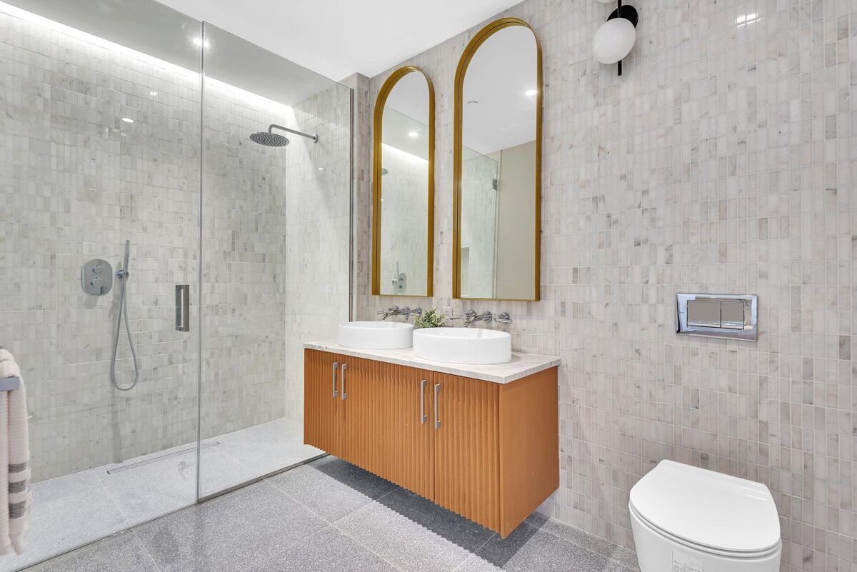 condominium for sale in Four Fifty Grand, 450 GRAND AVE, 5C Clinton