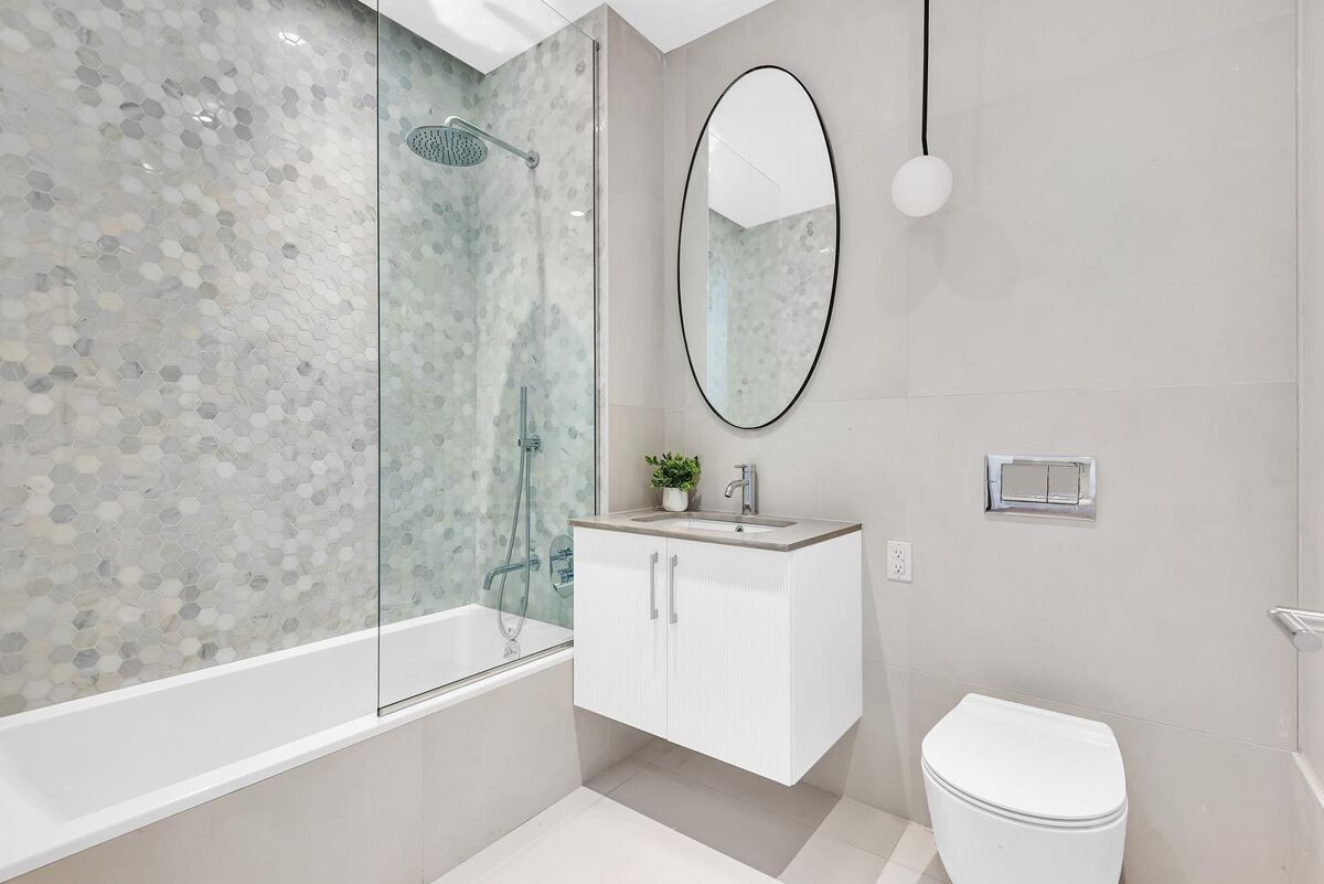 condominium for sale in Four Fifty Grand, 450 GRAND AVE, 5C Clinton