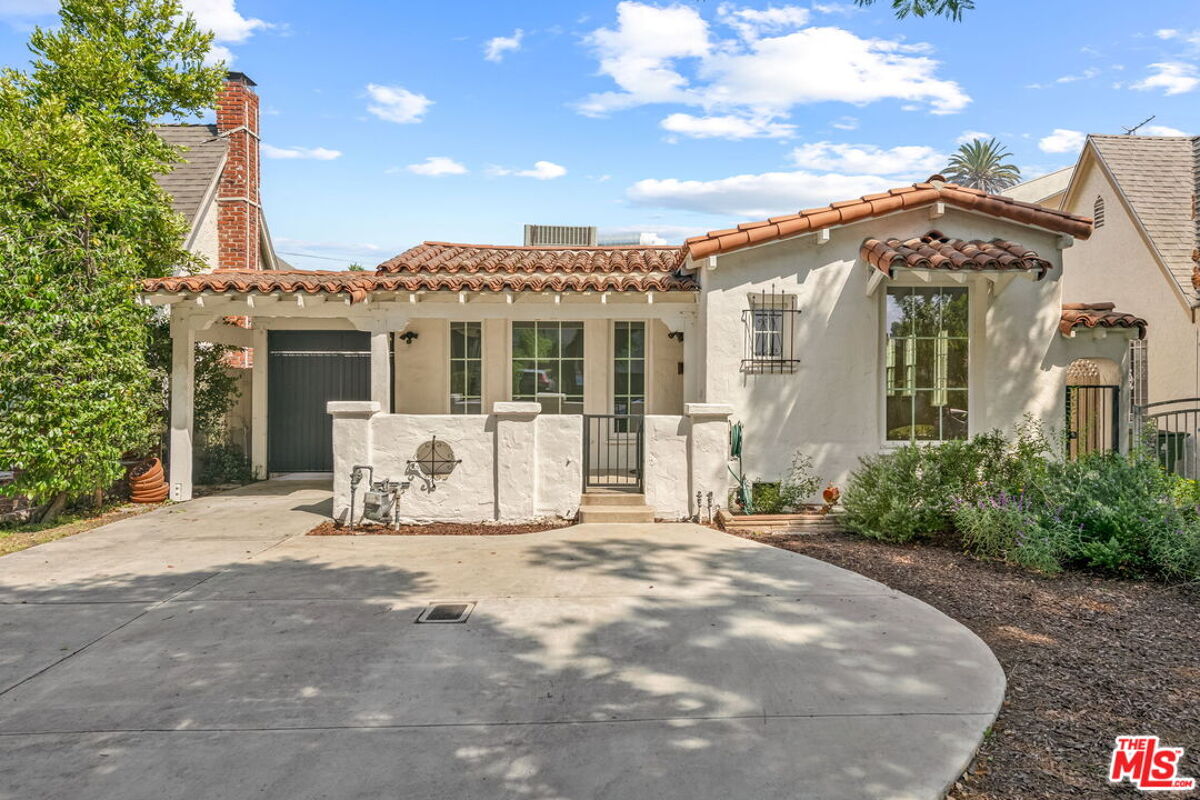 apartment to rent in 2026 Glendon Ave Westwood / Century City