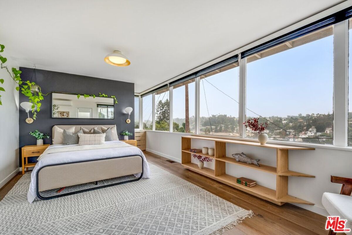 house for sale in 1817 Rotary Dr Silver Lake, California us24448891