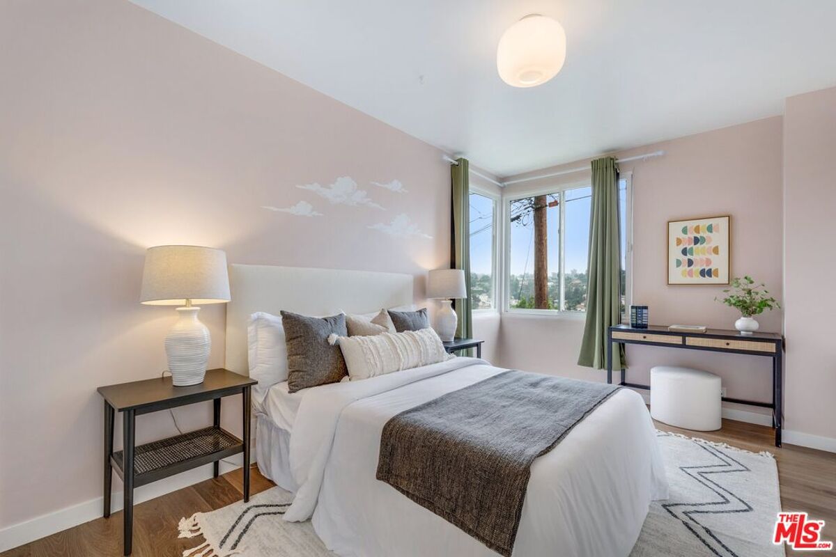 house for sale in 1817 Rotary Dr Silver Lake, California us24448891