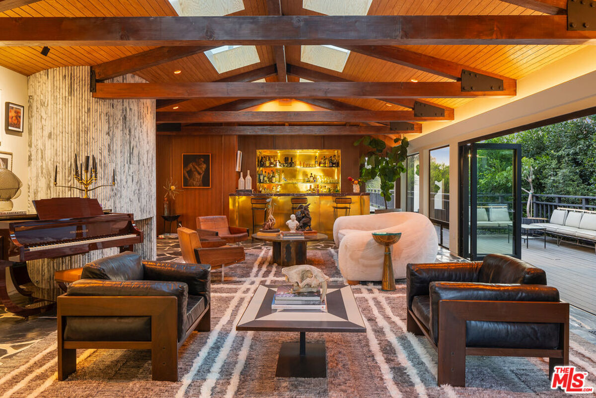 house for sale in 5606 Park Oak Pl Los Feliz, California US24450821