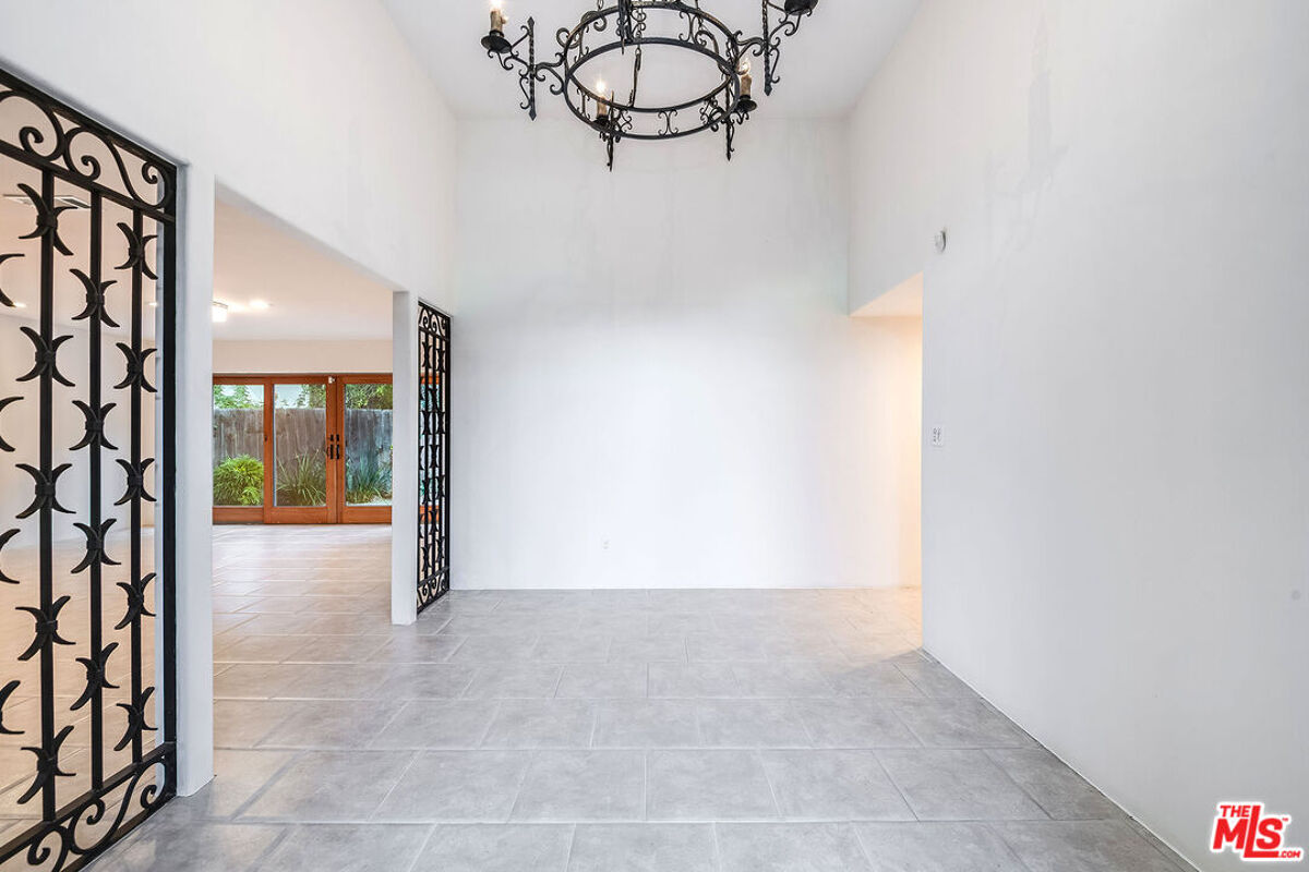 apartment to rent in 7732 Chandelle Pl Sunset Strip / Hollywood Hills