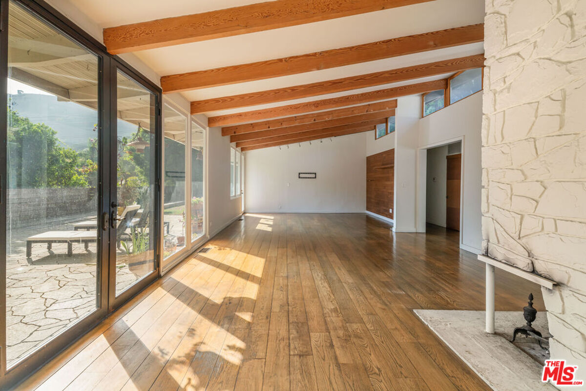 house for sale in 2016 Coldwater Canyon Dr Beverly Hills Post Office