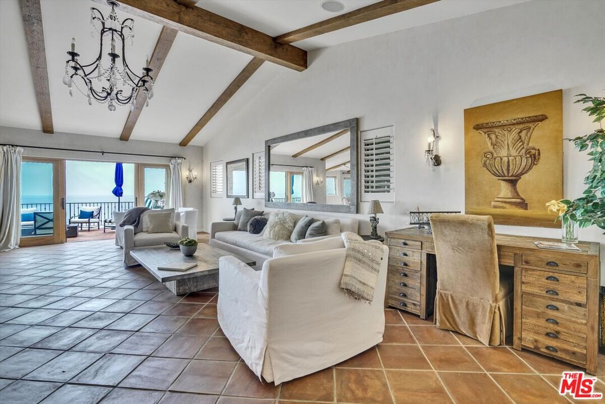 apartment to rent in 3942 Rambla Orienta Malibu, California