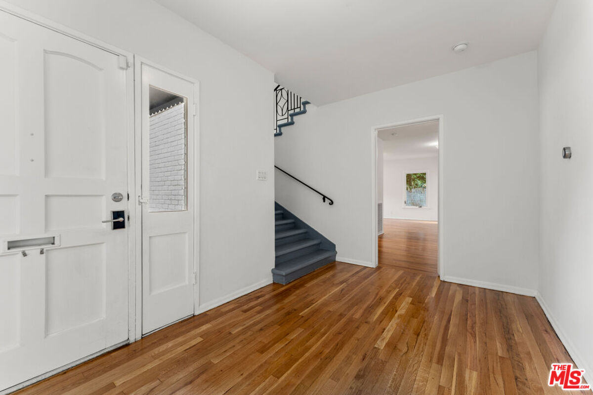 house for sale in 1972 Outpost Cir Sunset Strip / Hollywood Hills