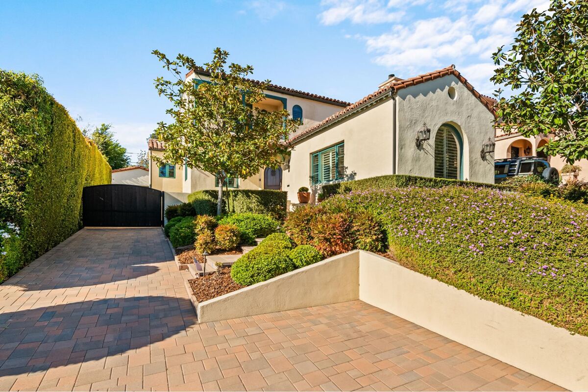 house for sale in 10487 Kinnard Ave Westwood / Century City