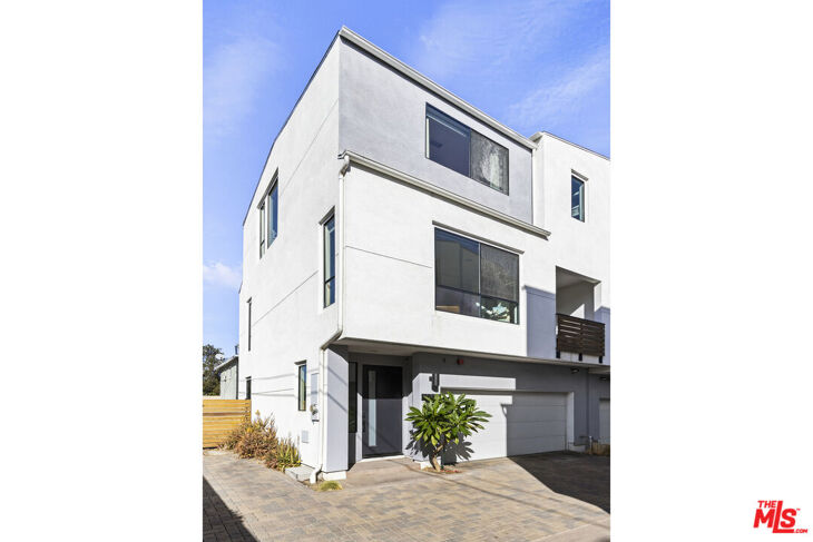 Picture of 10707 W Octave Ln - North Hollywood, California