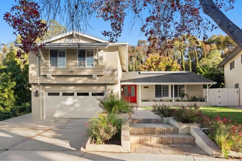 Picture of 4 bedroom house for sale.