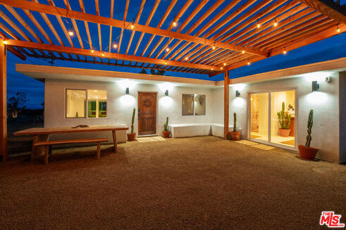 Picture of 2 bedroom house for sale.