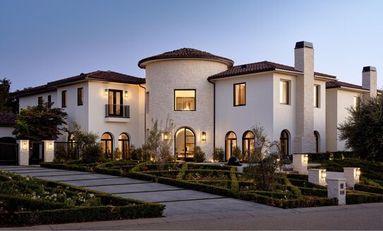 Picture of 7 bedroom house for sale.