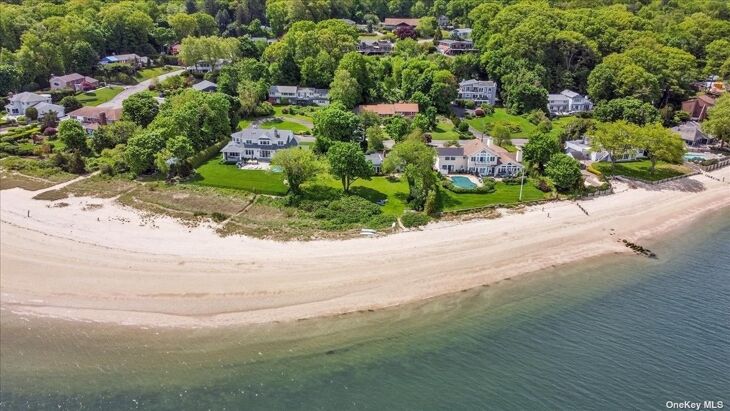 Picture of 100 Crescent Beach Drive - Huntington Bay, New York