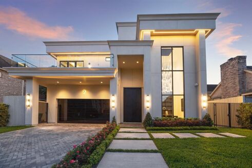 Picture of House for sale.