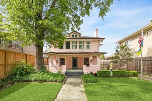 Picture of 4 bedroom house for sale.