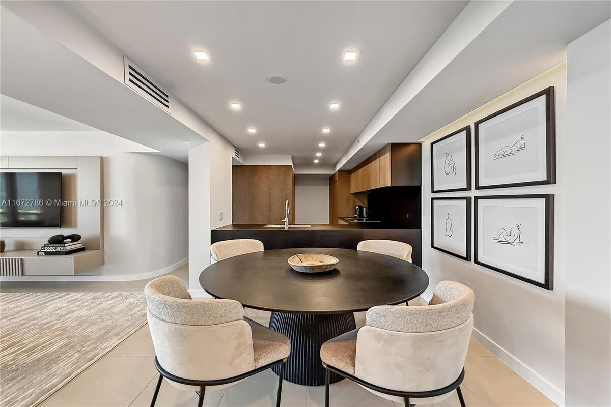 condominium for sale in 650 West Ave, 2610 Miami Beach, Florida