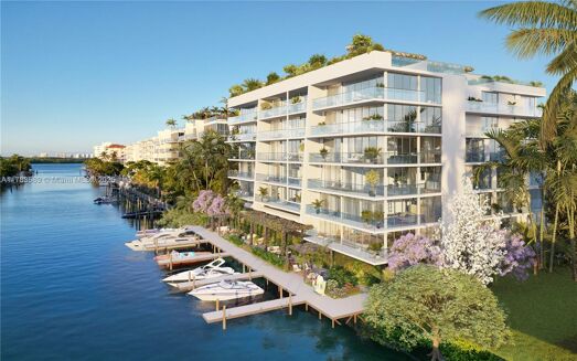 Picture of 4 bedroom condominium for sale.