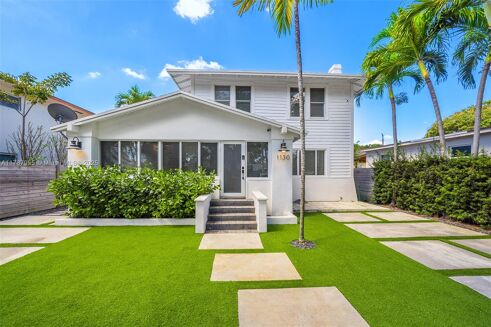 Picture of 4 bedroom house for sale.
