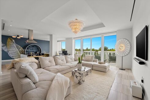 Picture of 1 bedroom condominium for sale.