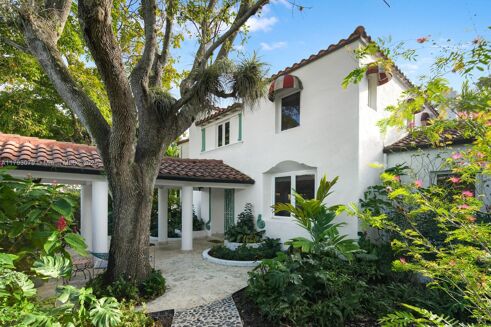 Picture of 4 bedroom house for sale.