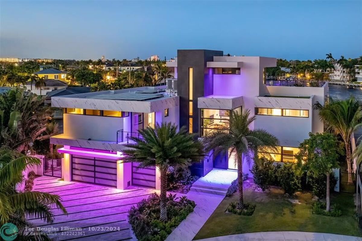 house for sale in 1555 SE 14th Ct Deerfield Beach, Florida