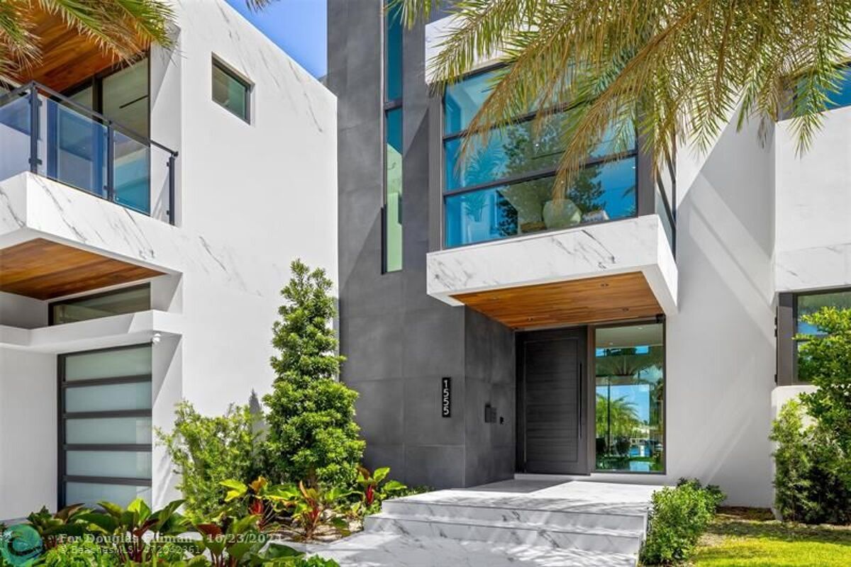 house for sale in 1555 SE 14th Ct Deerfield Beach, Florida