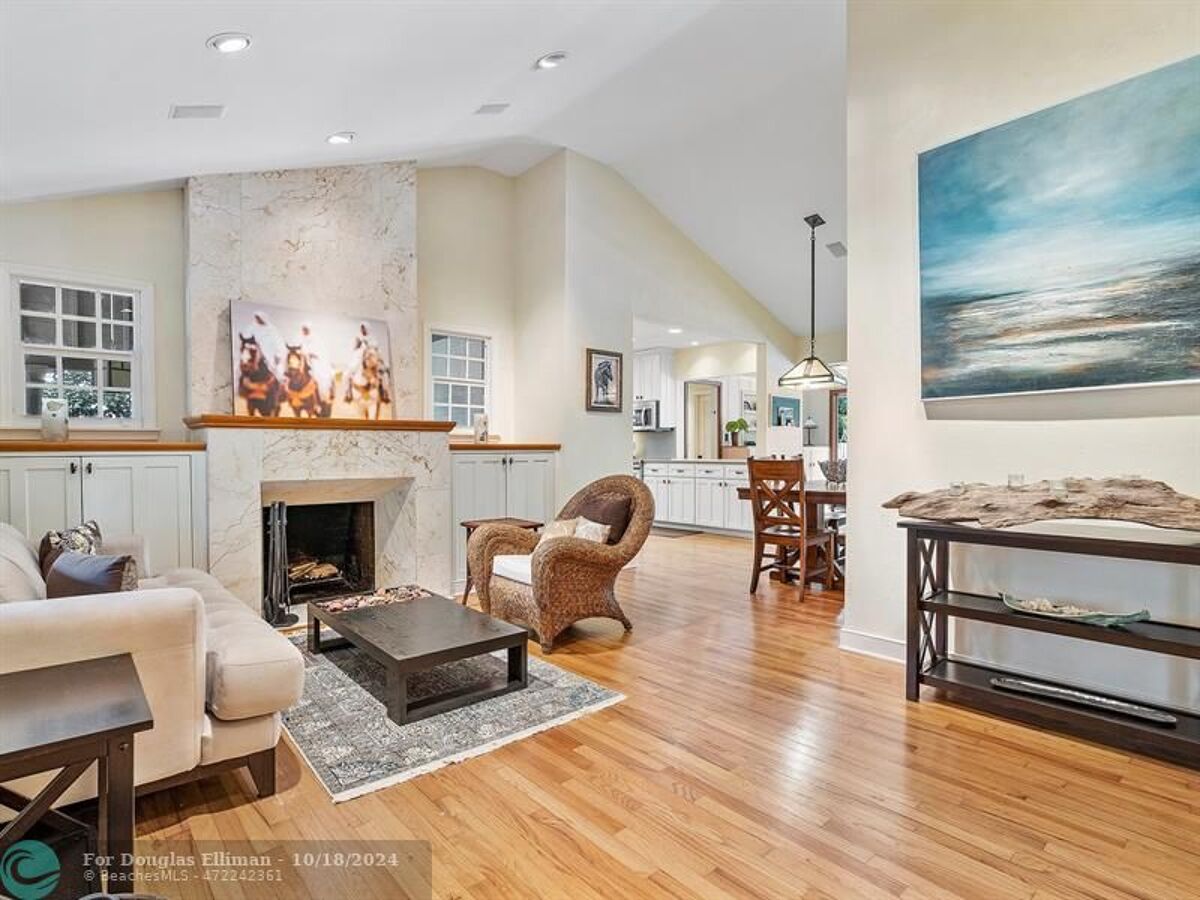 house for sale in 420 NE 11th Ave Fort Lauderdale, Florida