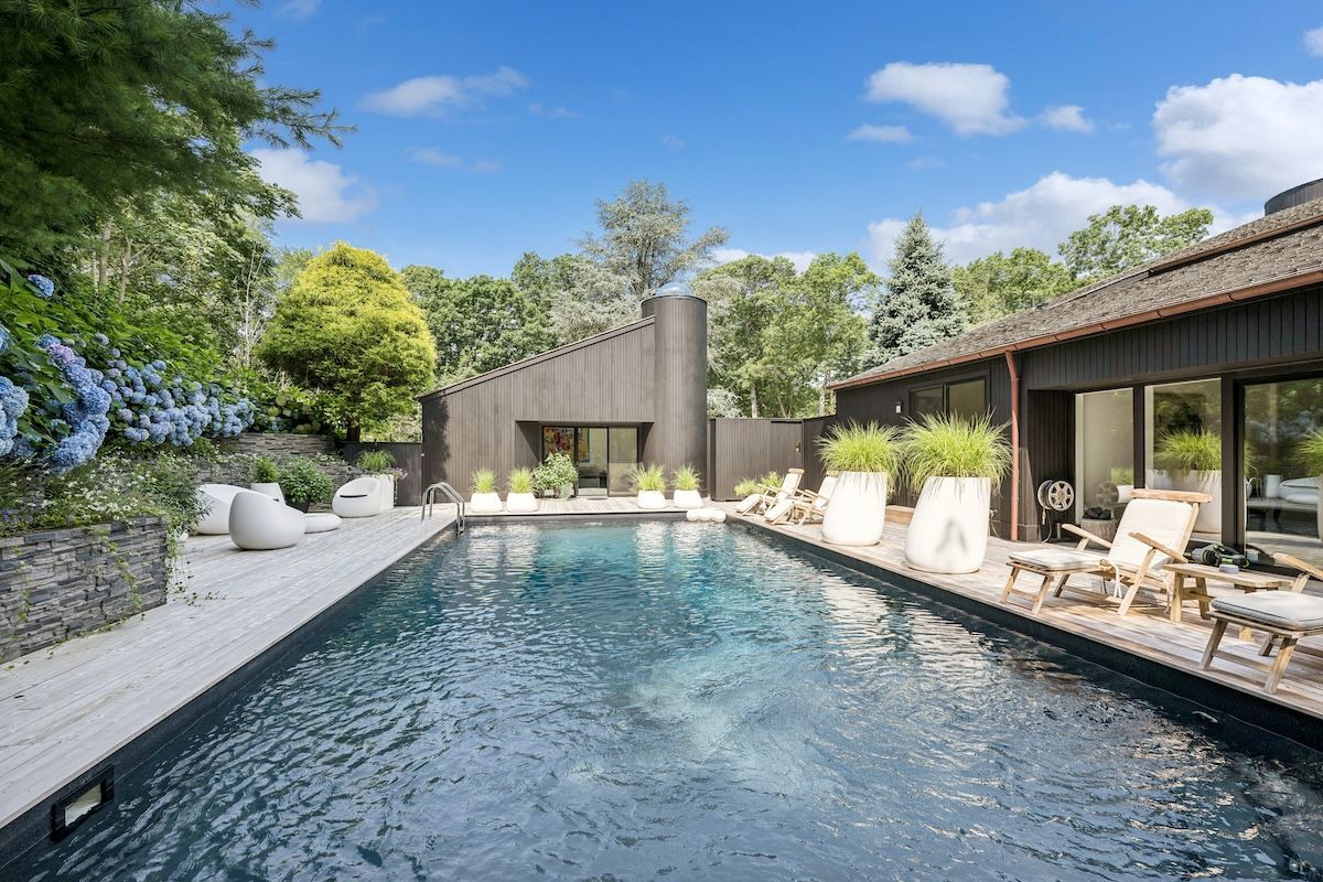 house for sale in 2761 Deerfield Rd - Sag Harbor, New York 