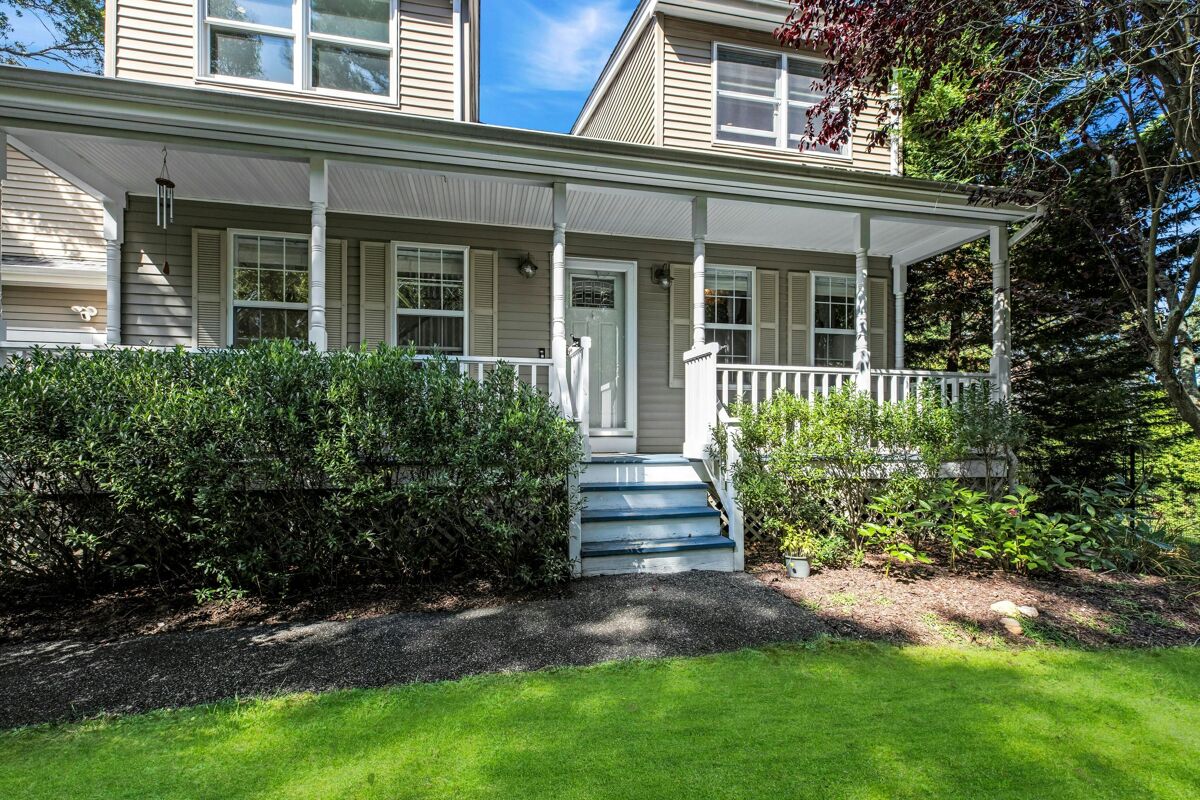 house for sale in 8 Higbee Rd Hampton Bays, New York USH383666