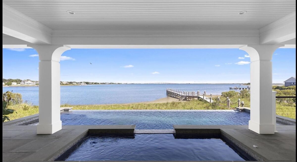 house for sale in 17 Ludlow Ln Hampton Bays, New York USH383743