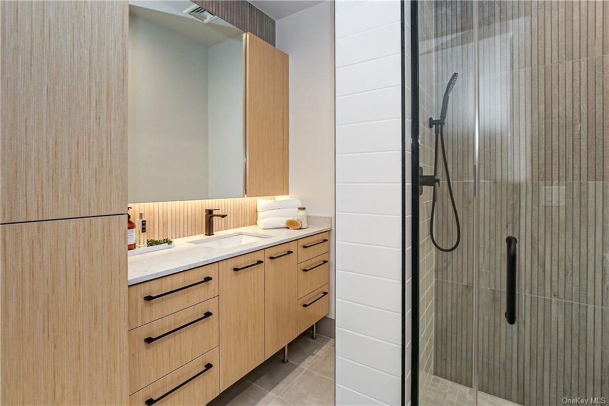 apartment to rent in 70 Memorial Plaza, 215 Pleasantville, New York