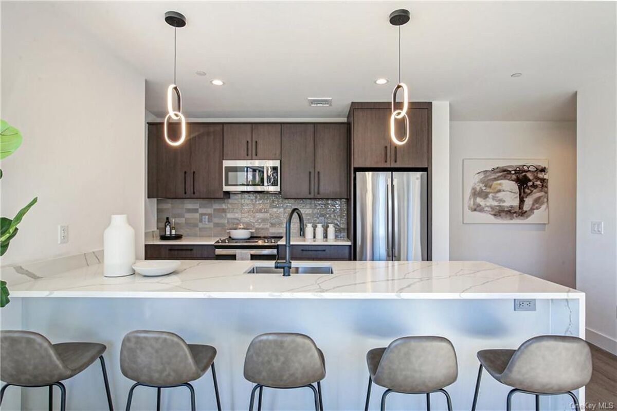 apartment to rent in 70 Memorial Plaza, 210 Pleasantville, New York